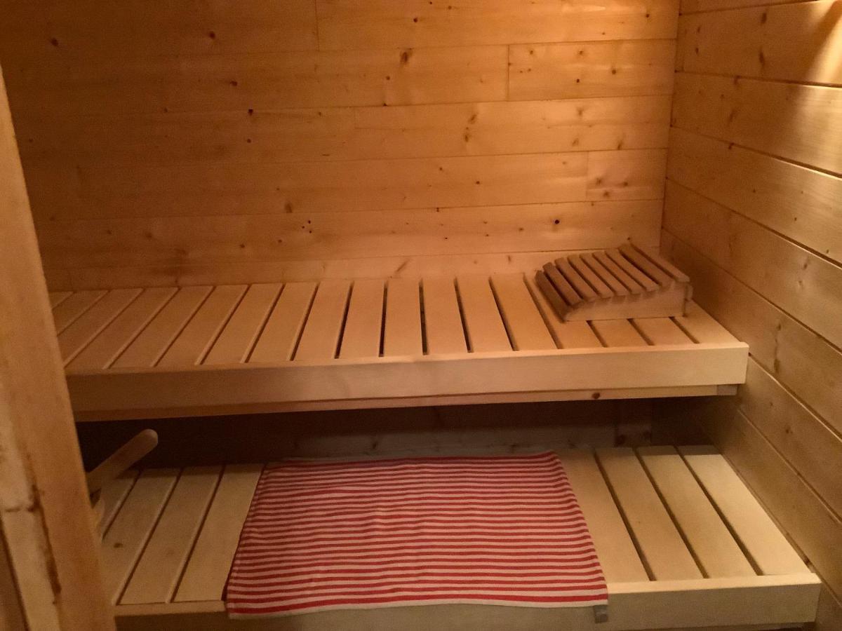Appartement indépendant dans un beau chalet Egat Exterior foto