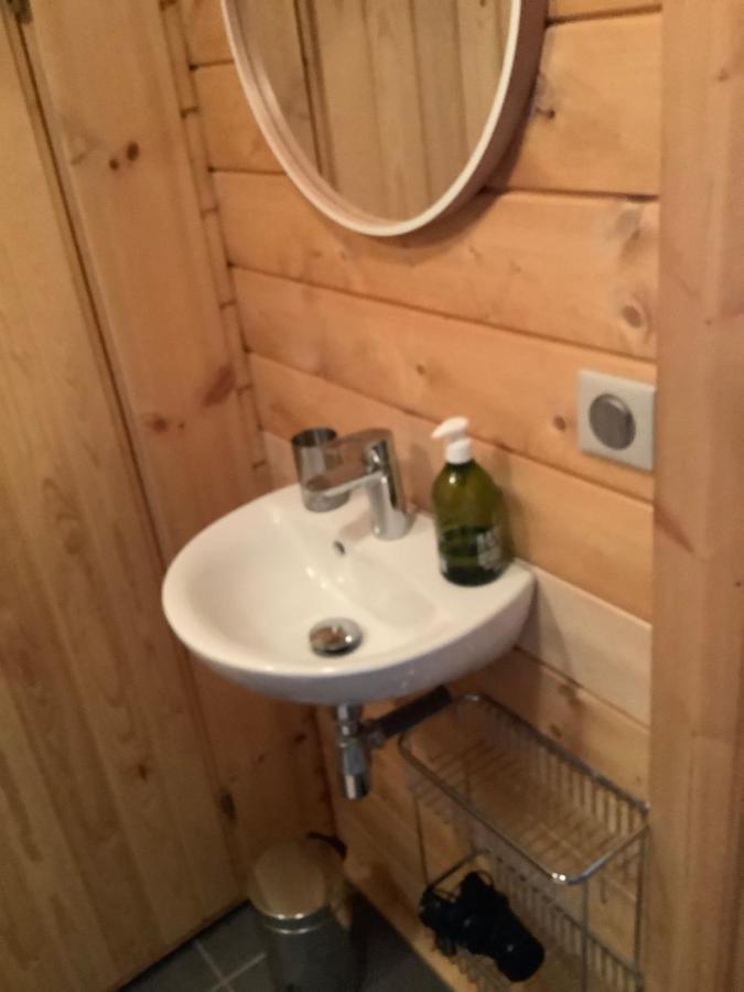 Appartement indépendant dans un beau chalet Egat Exterior foto